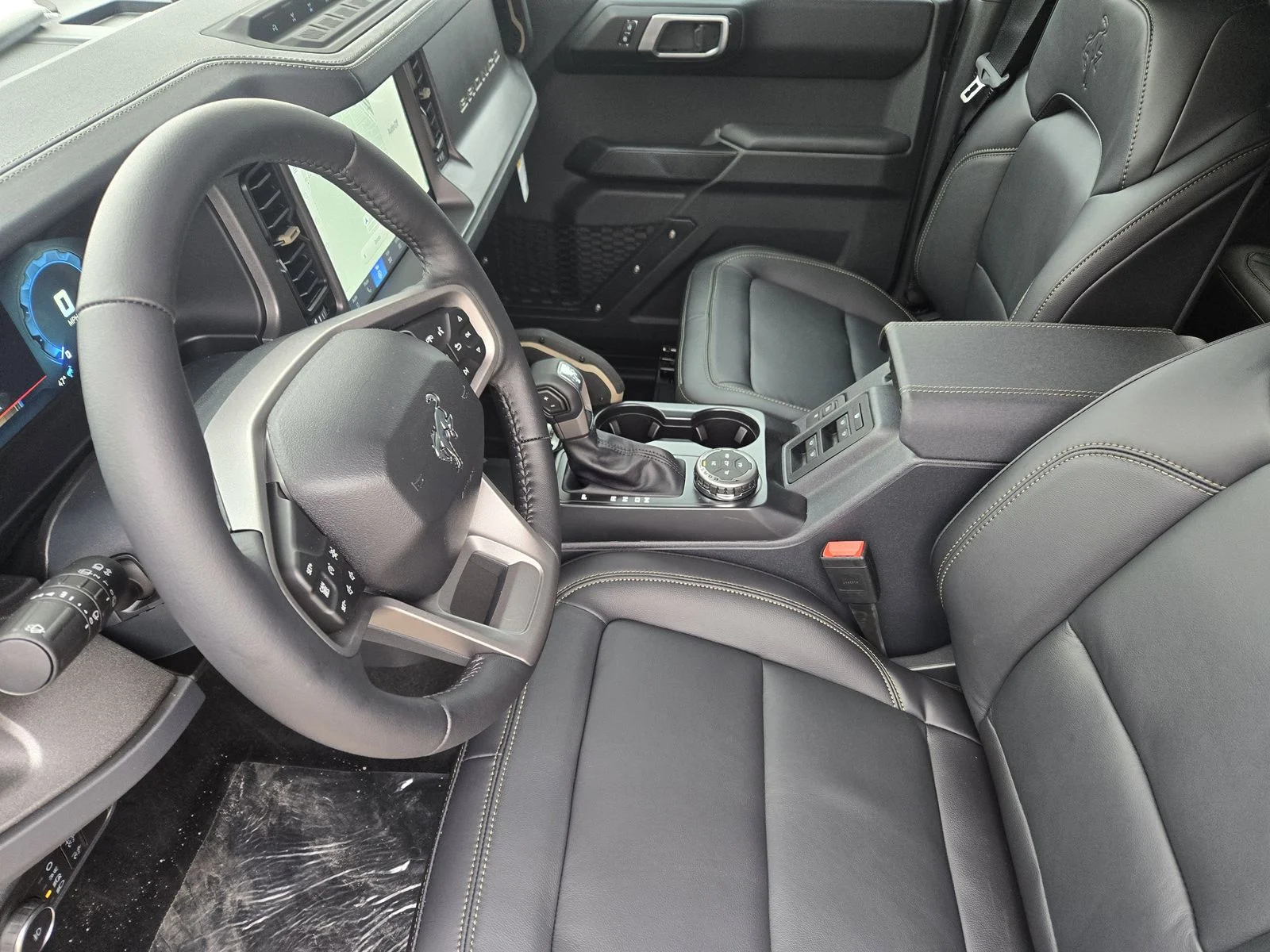 New 2025 Carbonized Gray Metallic Ford Badlands® image 8