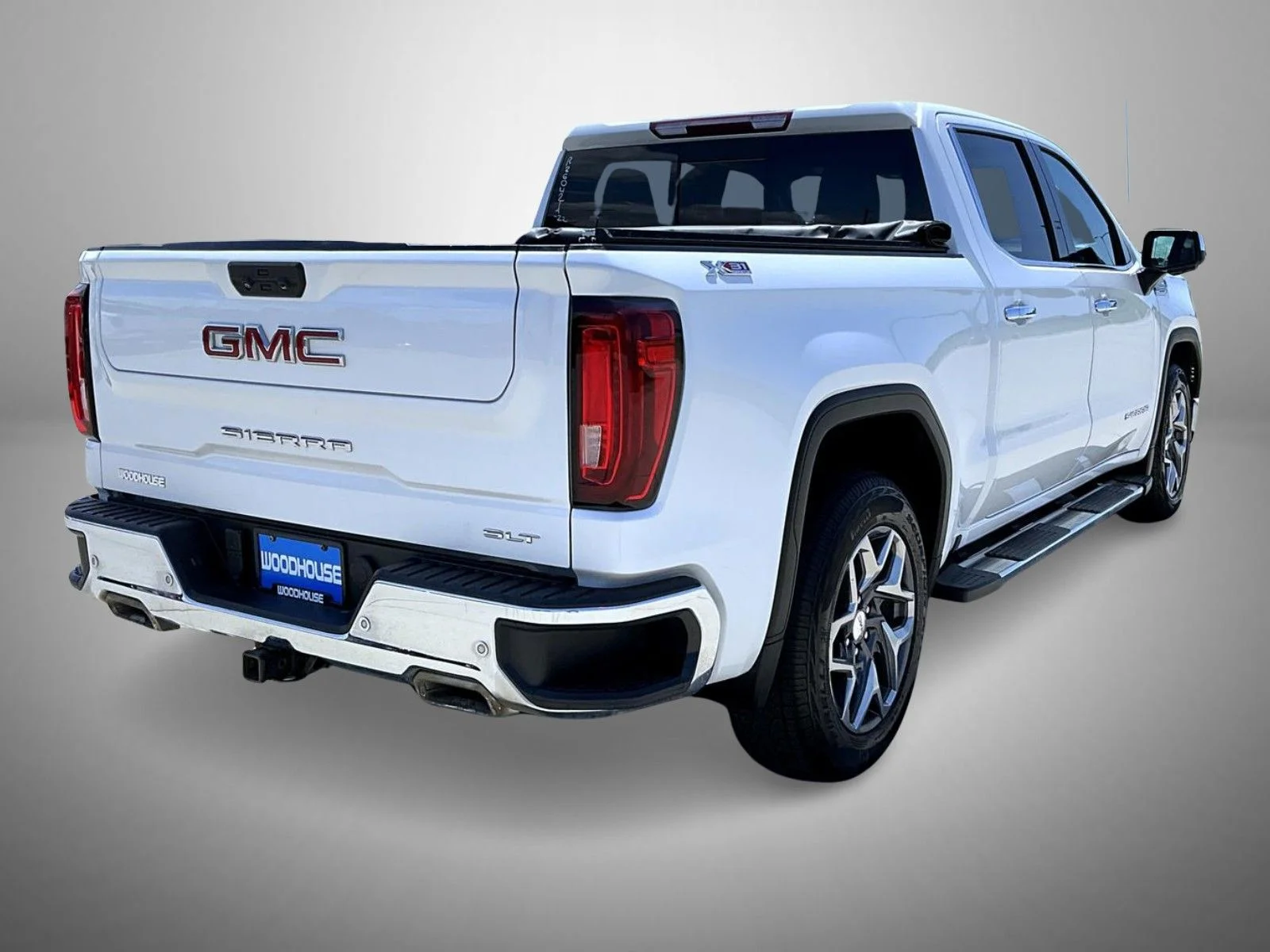 Used 2022 White GMC SLT image 5