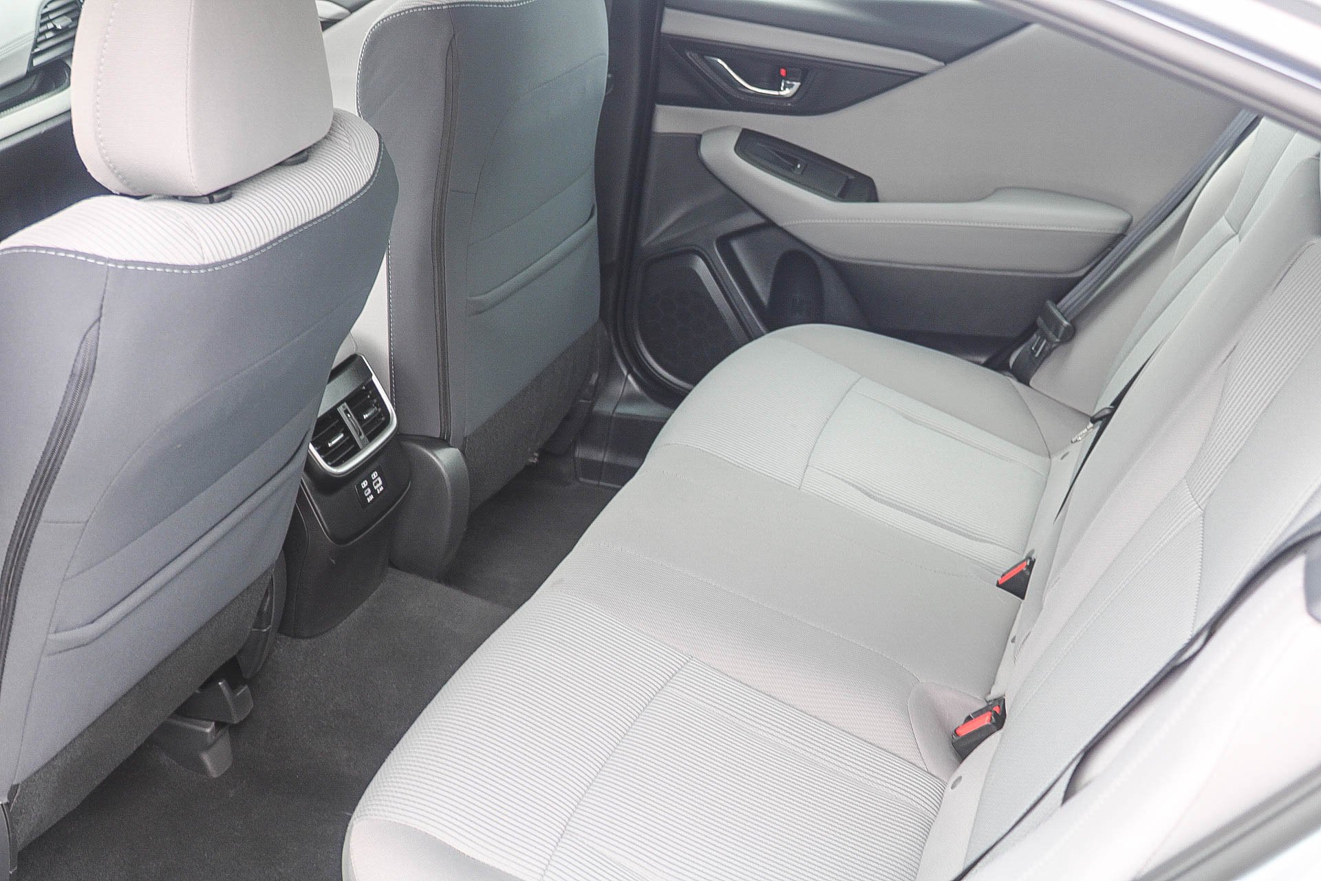 Used 2023 Ice Silver Metallic Subaru Premium image 19