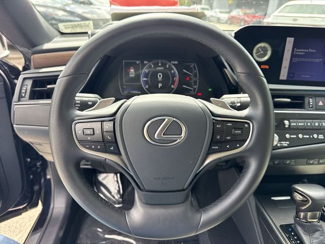 2025 Lexus ES 350 - Photo 14