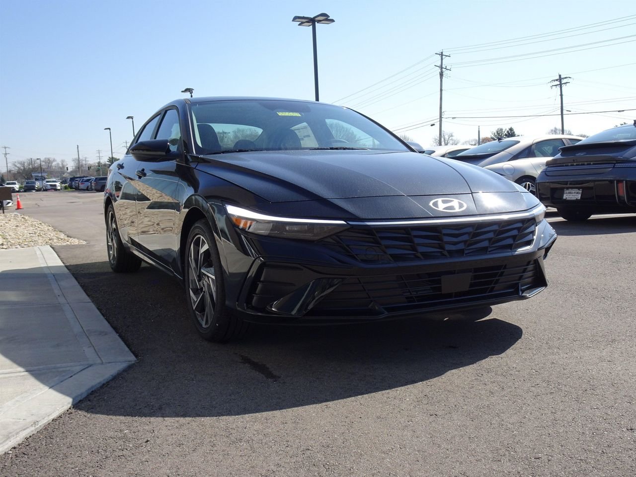 New 2025 Black Hyundai SEL Convenience image 7