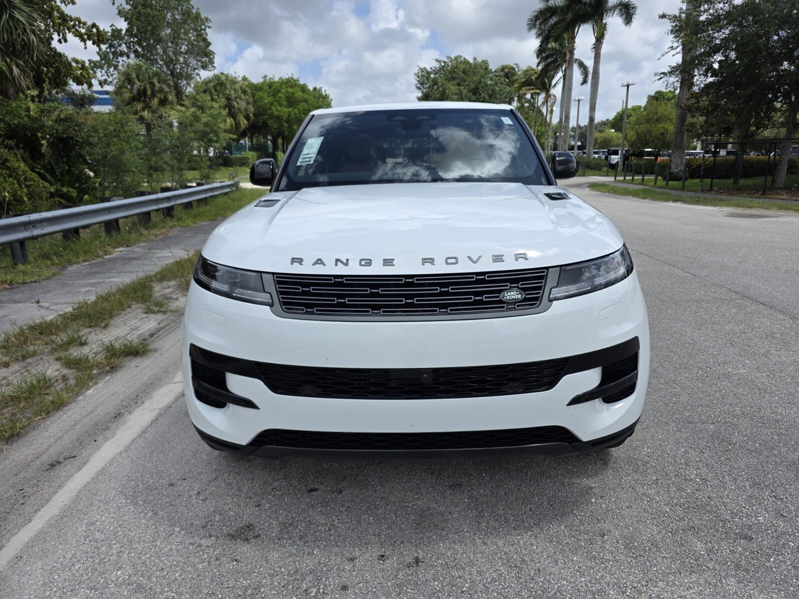 Used 2026 Fuji White Land Rover SE P360 image 8