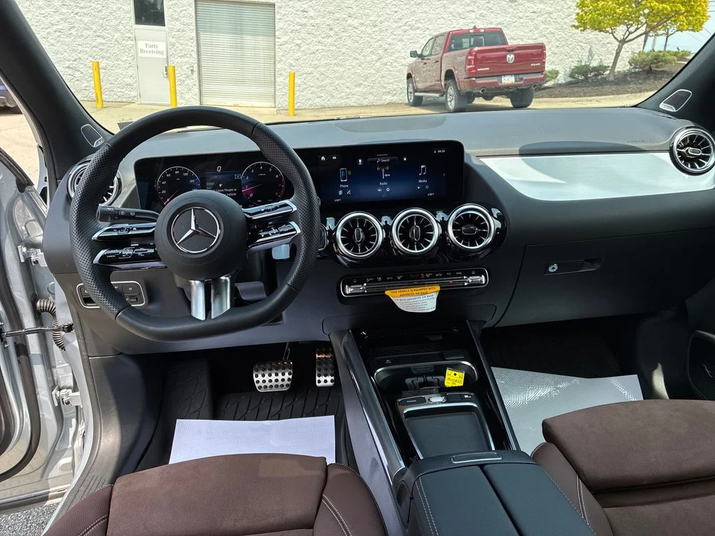 Used 2026 Silver Mercedes-Benz GLA 250 image 12