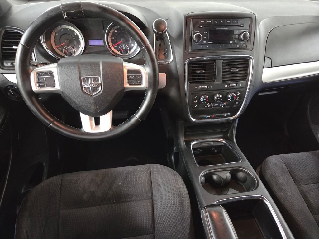 Used 2015 Black Dodge SXT image 17