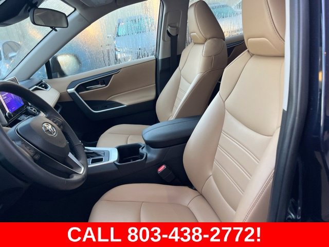 Used 2024  Toyota XLE Premium image 8