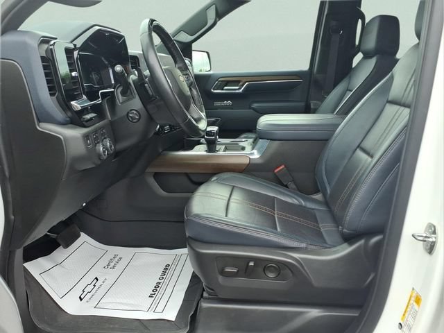 Used 2024 Iridescent Pearl Tricoat Chevrolet High Country image 19