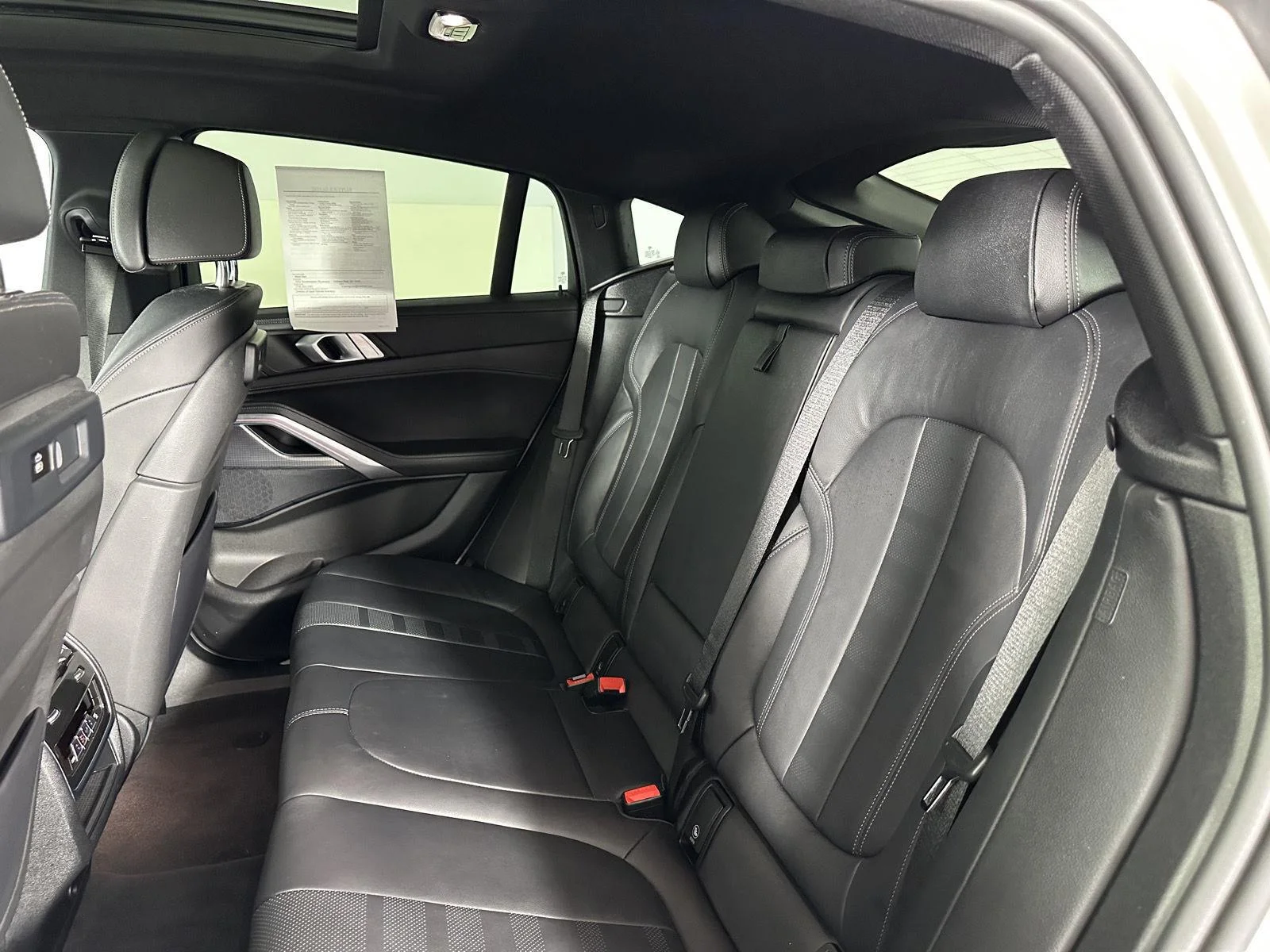 Used 2022 Mineral White Metallic BMW xDrive40i image 40