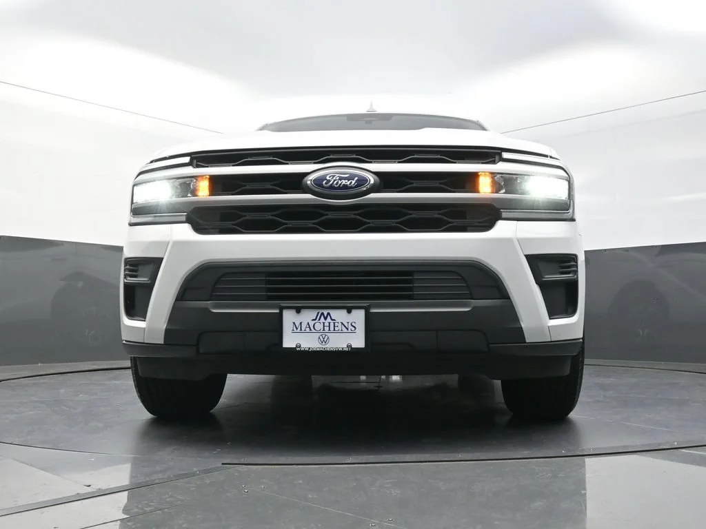 Used 2022 White Ford XL image 24