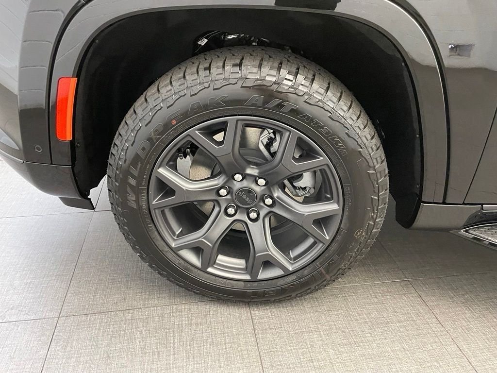 New 2026 High Gloss Black Exterior Paint Jeep Upland image 10