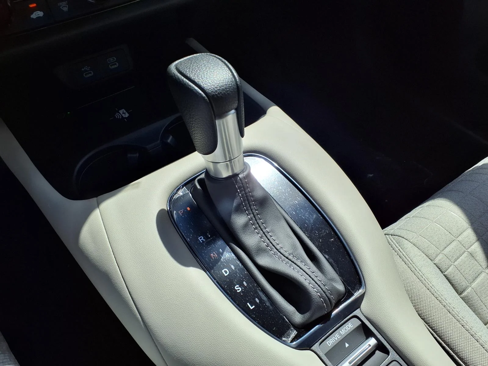 New 2027 Solar Silver Metallic Honda LX image 10
