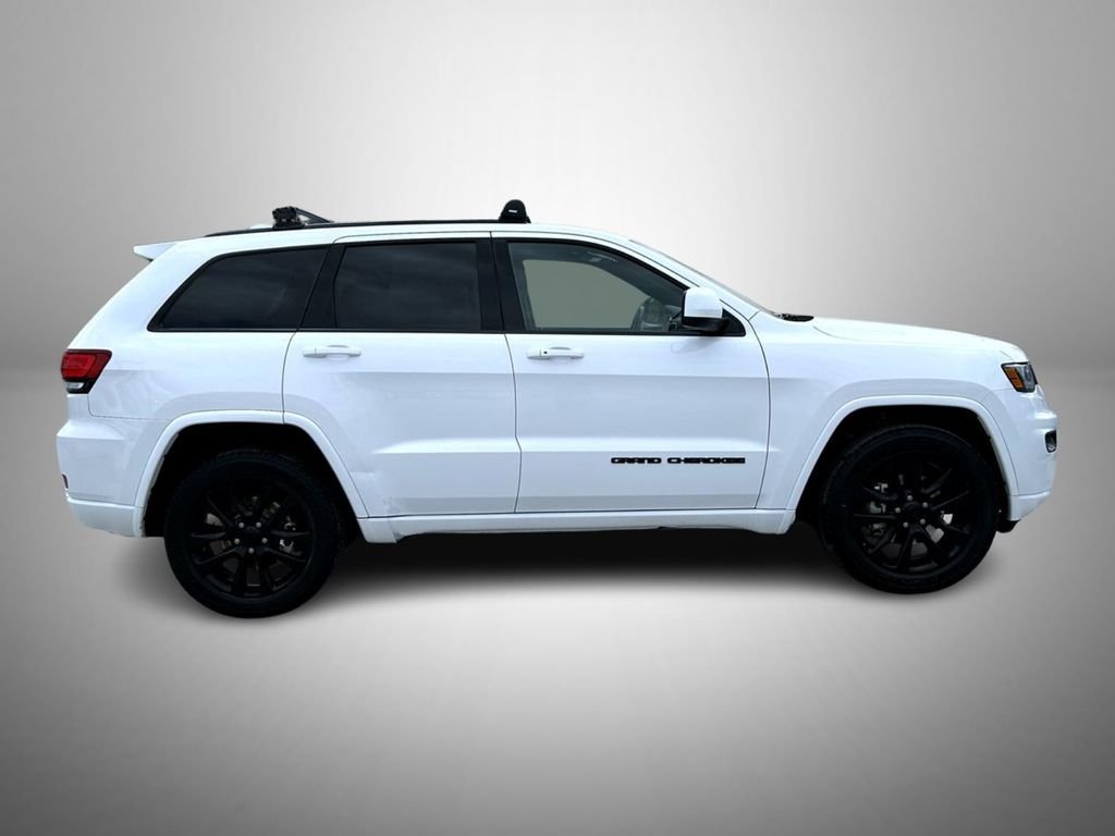 Used 2019 White Jeep Altitude image 4