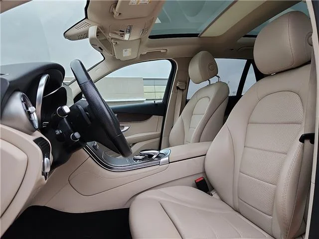 Used 2019 Designo Cardinal Red Metallic Mercedes-Benz GLC 350e All-wheel Drive 4MATIC® image 10