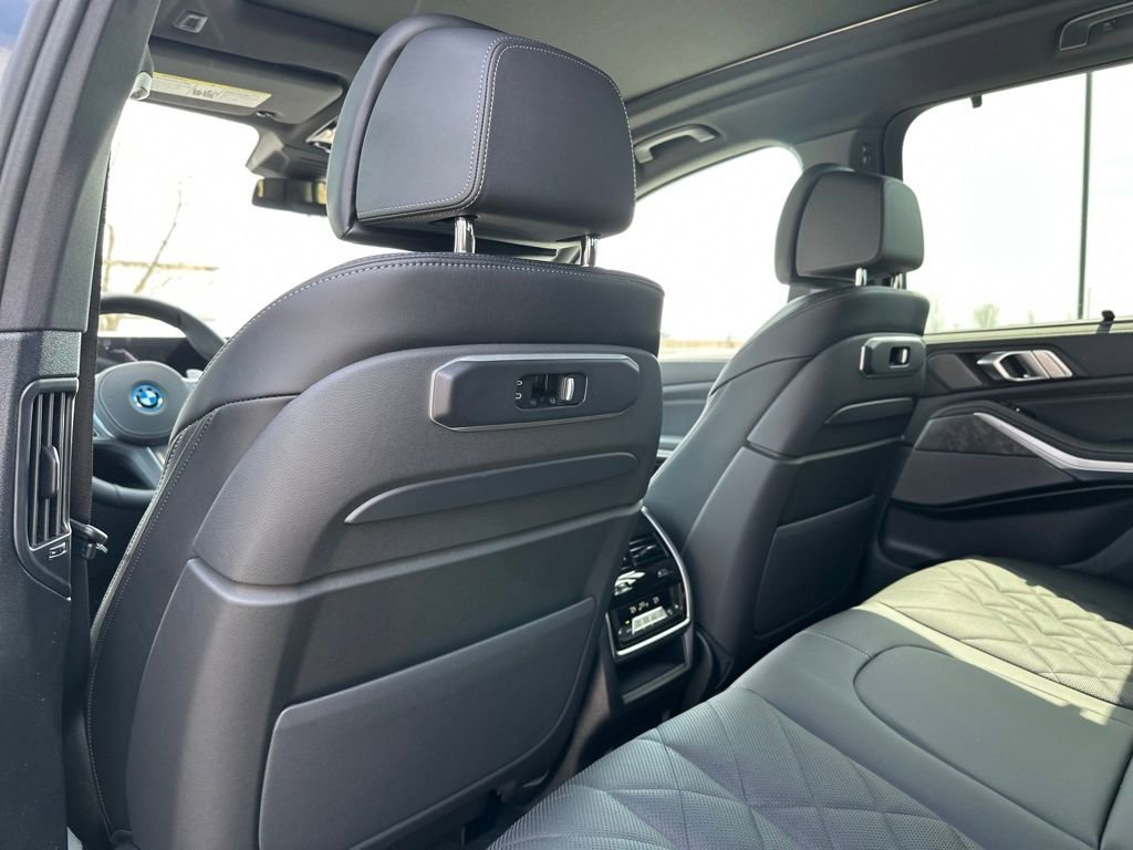 New 2026 Carbon Black Metallic BMW xDrive50e image 21