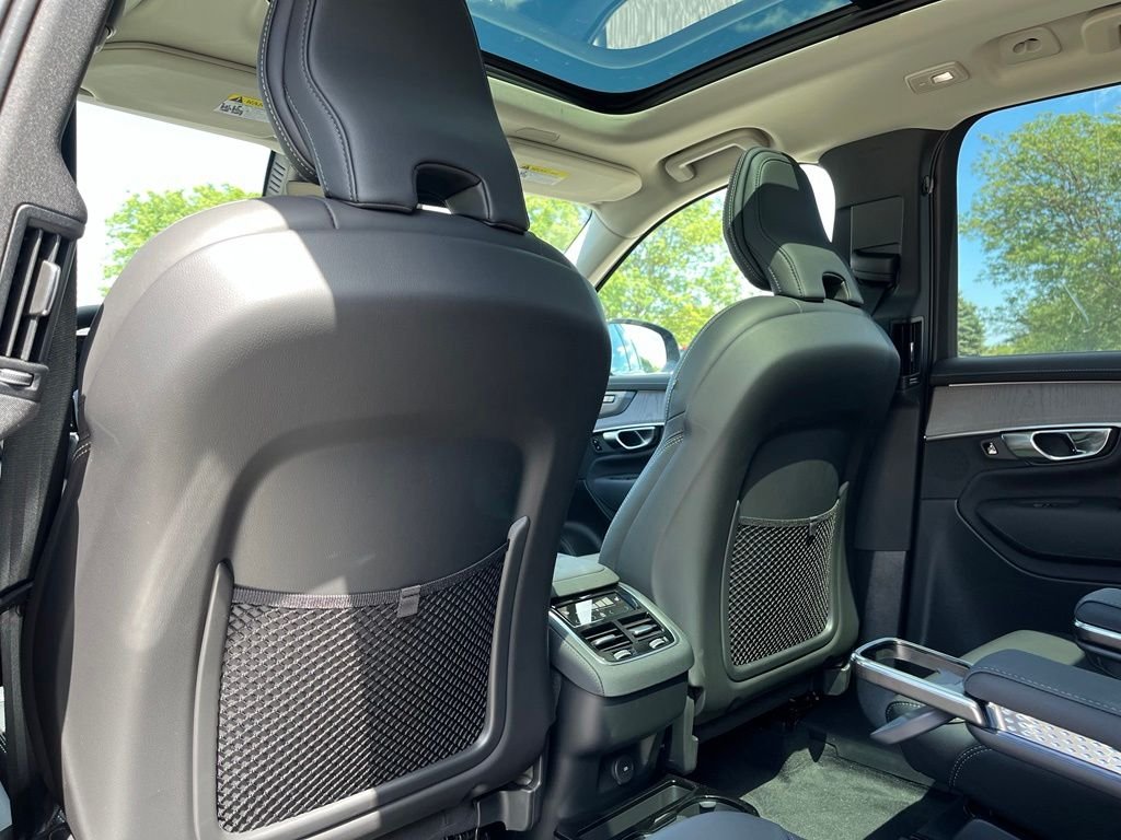 Used 2026 Black Volvo B6 Ultra image 22