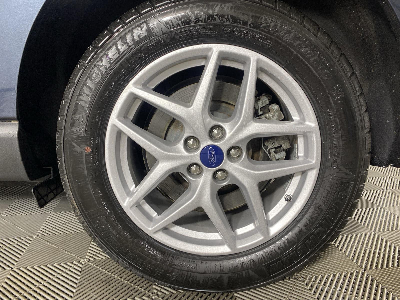 Used 2022 Stone Blue Ford SEL image 17