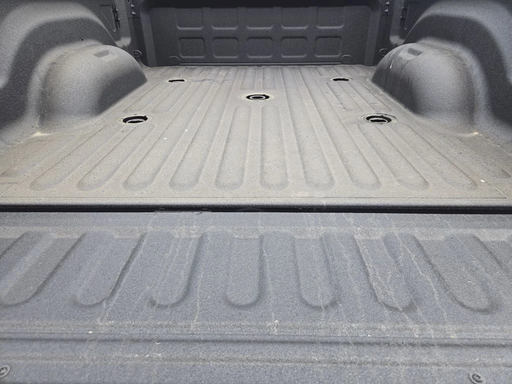 New 2026 Granite Crystal Metallic Clearcoat Ram Tradesman image 24