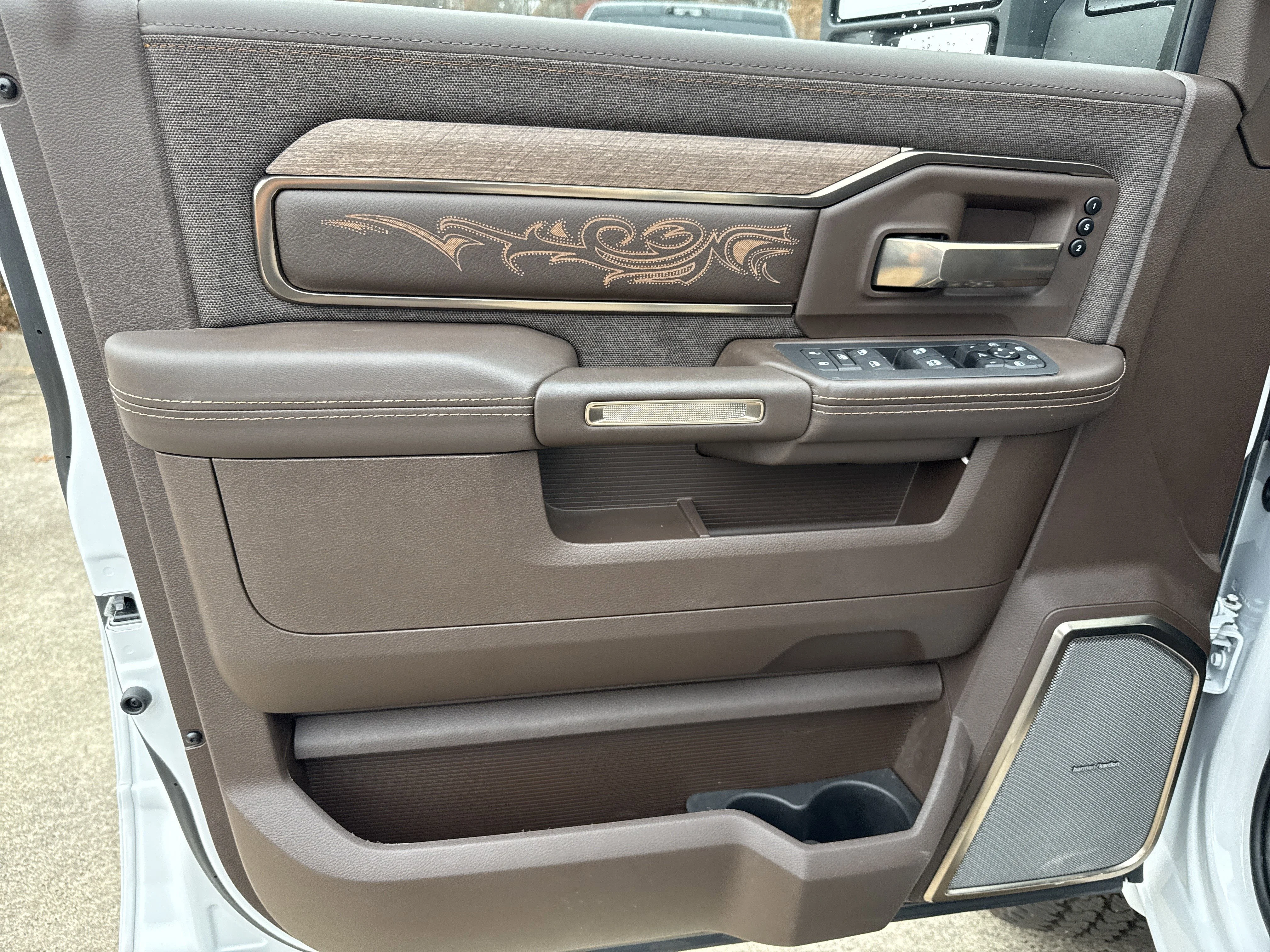 2025 RAM 2500 Limited - Photo 11