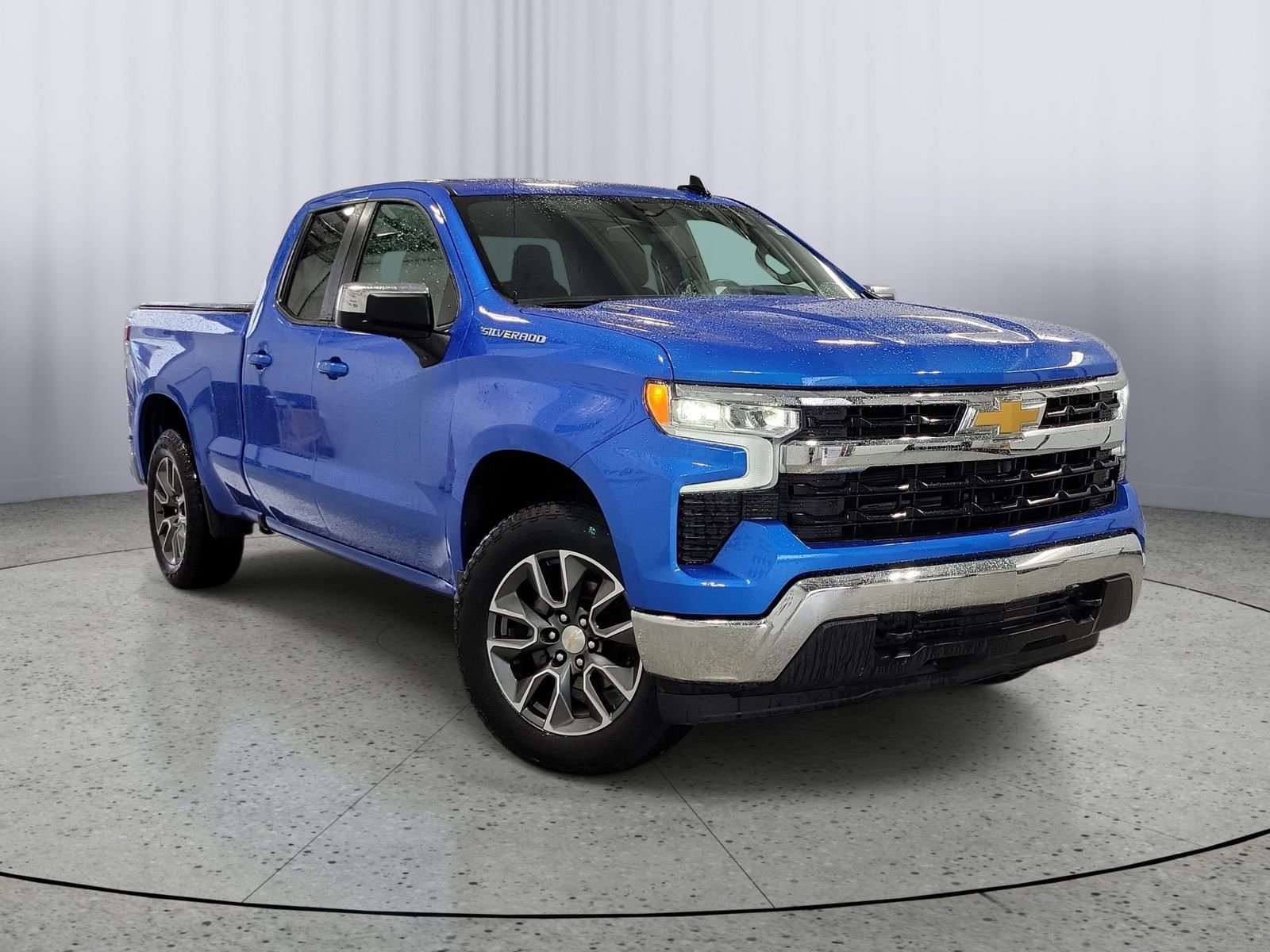 Used 2025 Blue Chevrolet LT image 1
