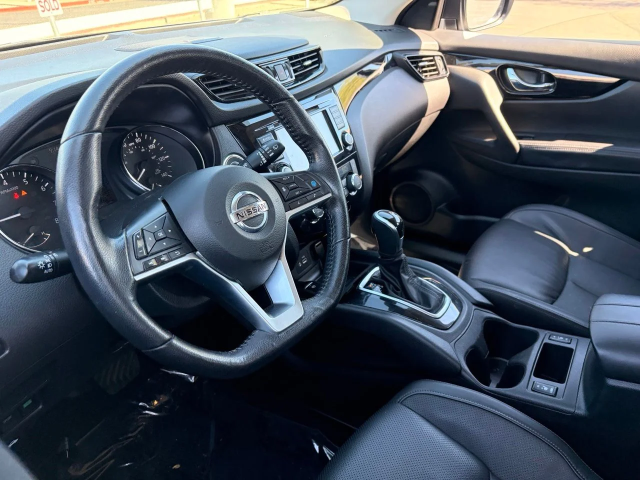 Used 2022 Gun Metallic Nissan SL image 15