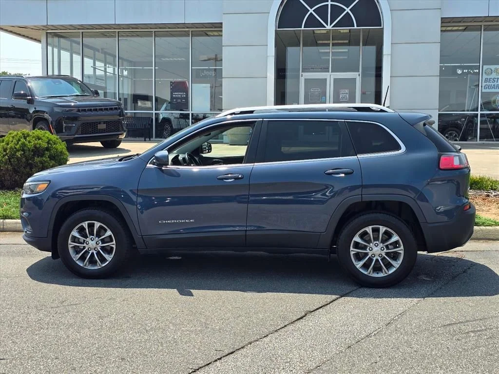 Used 2021 Blue Jeep Latitude Lux image 23