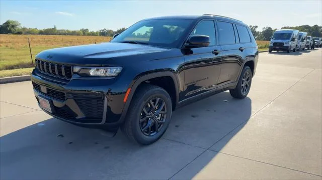 New 2027 High-Gloss Black Paint Jeep Laredo Altitude image 5