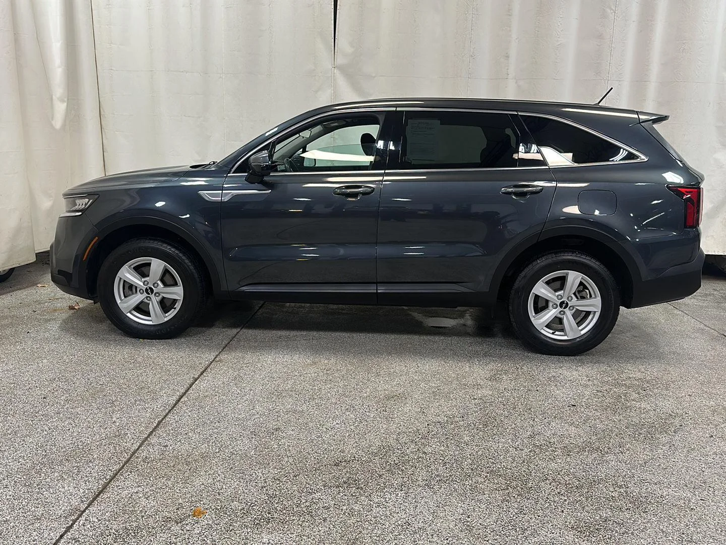 Used 2023 Kia Sorento LX with VIN 5XYRGDLC3PG202674 for sale in Waconia, Minnesota