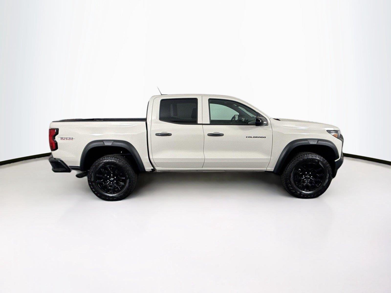 Used 2026 White Sands Chevrolet 4WD Trail Boss image 10