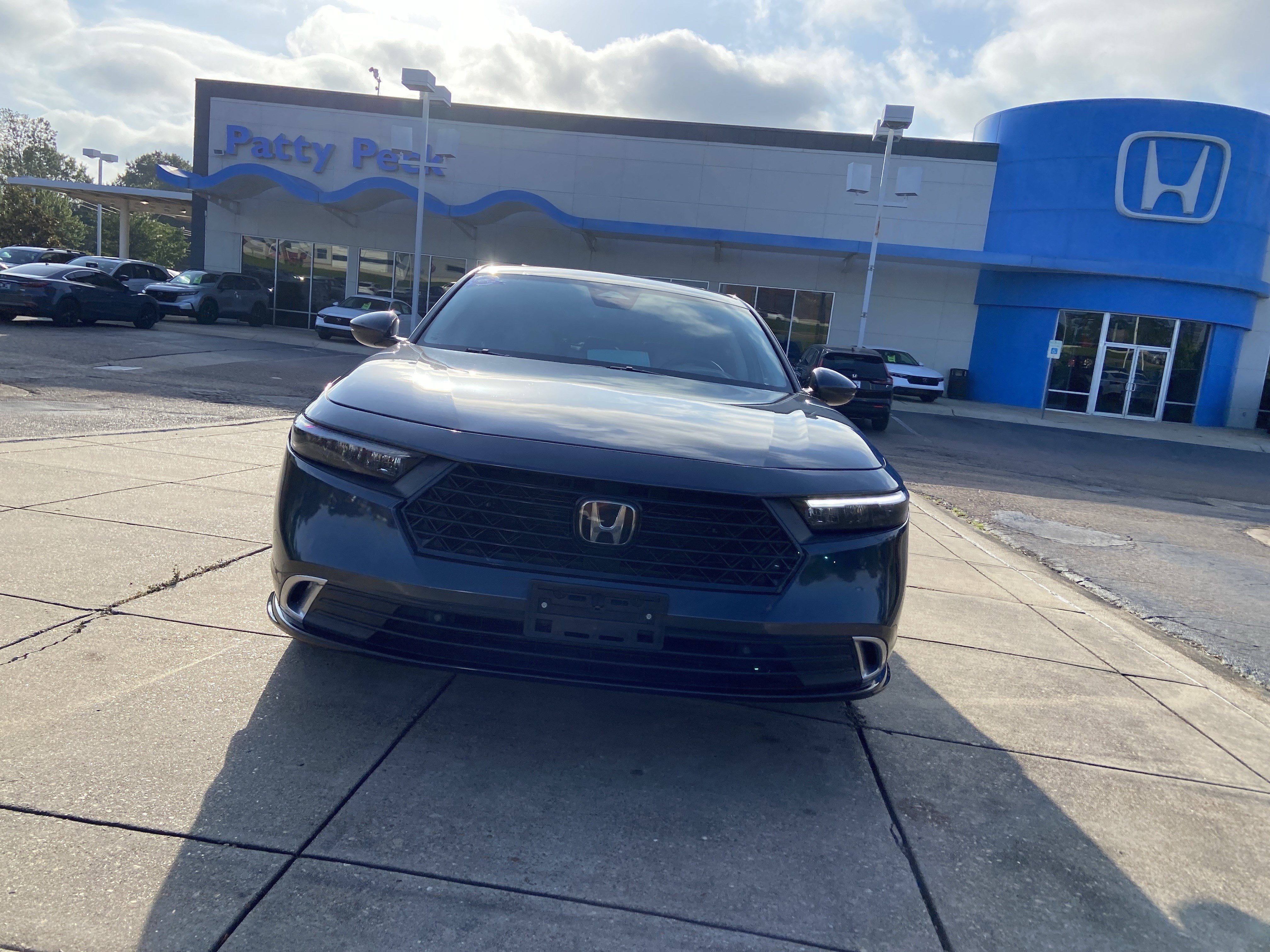 Used 2023 Meteorite Gray Metallic Honda Touring image 3