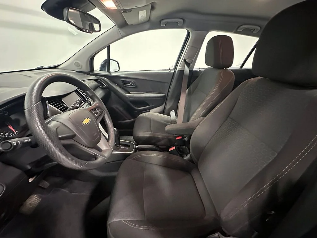 Used 2021 Blue Chevrolet LS image 3