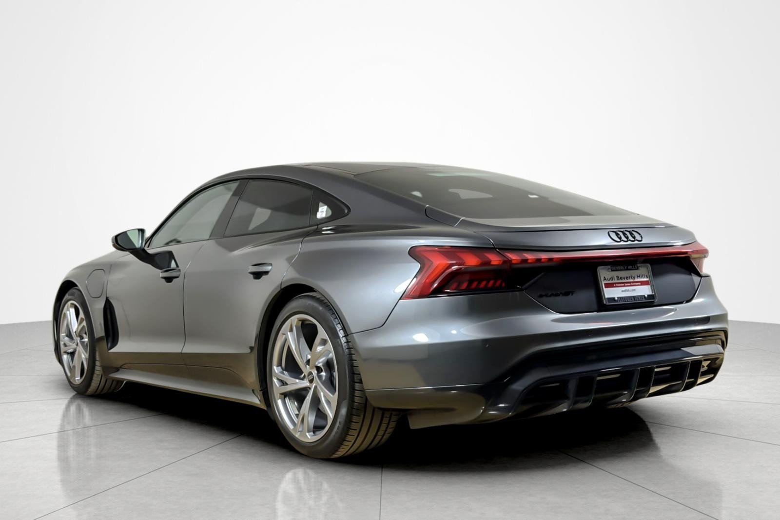 Used 2023 Daytona Gray Pearl Effect Audi Premium Plus quattro image 3