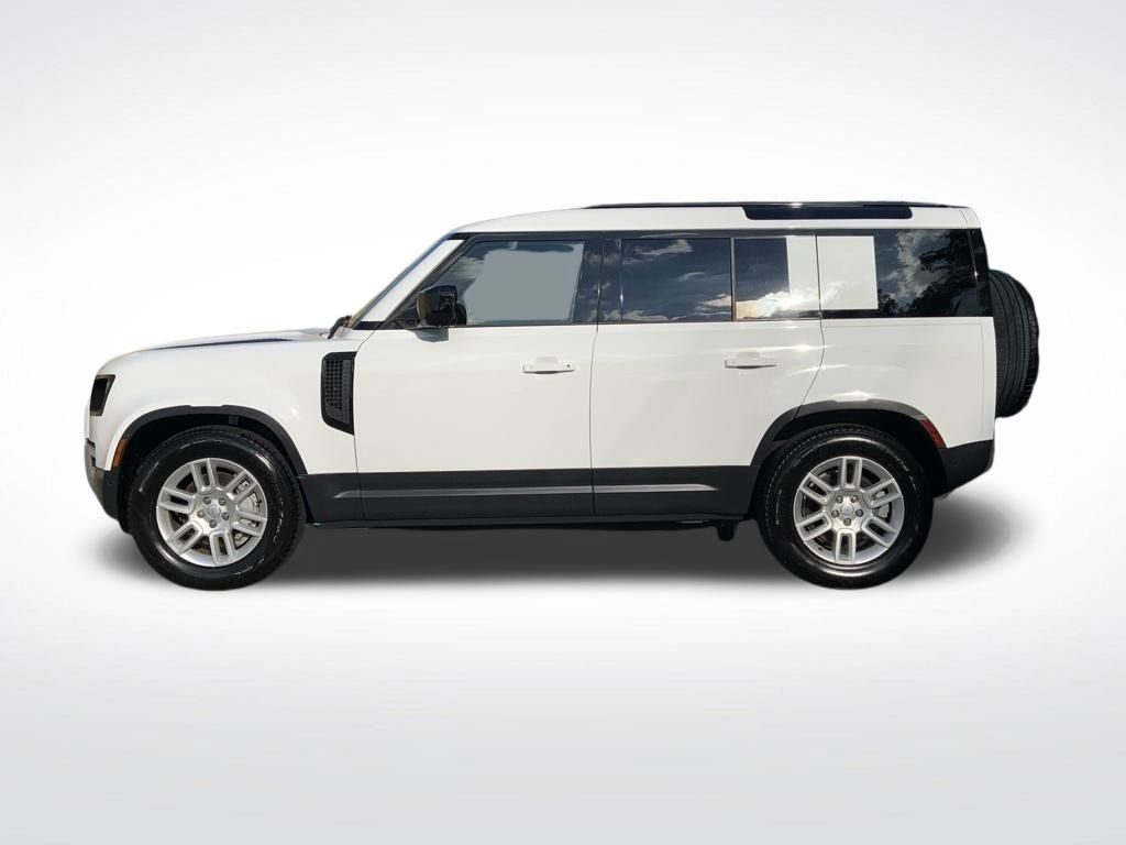 Used 2025 White Land Rover S image 5