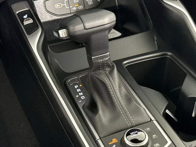 New 2026 Ivory Silver Kia S image 19