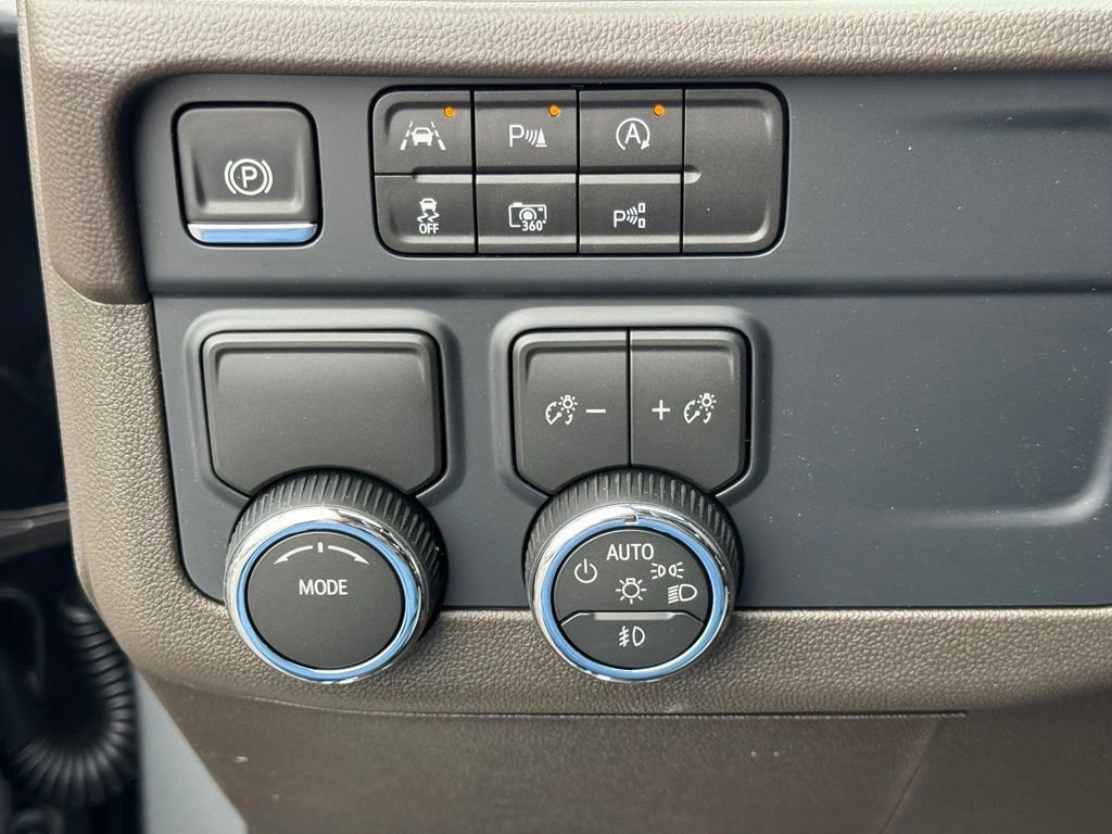 2026 Chevrolet Suburban LT - Photo 37