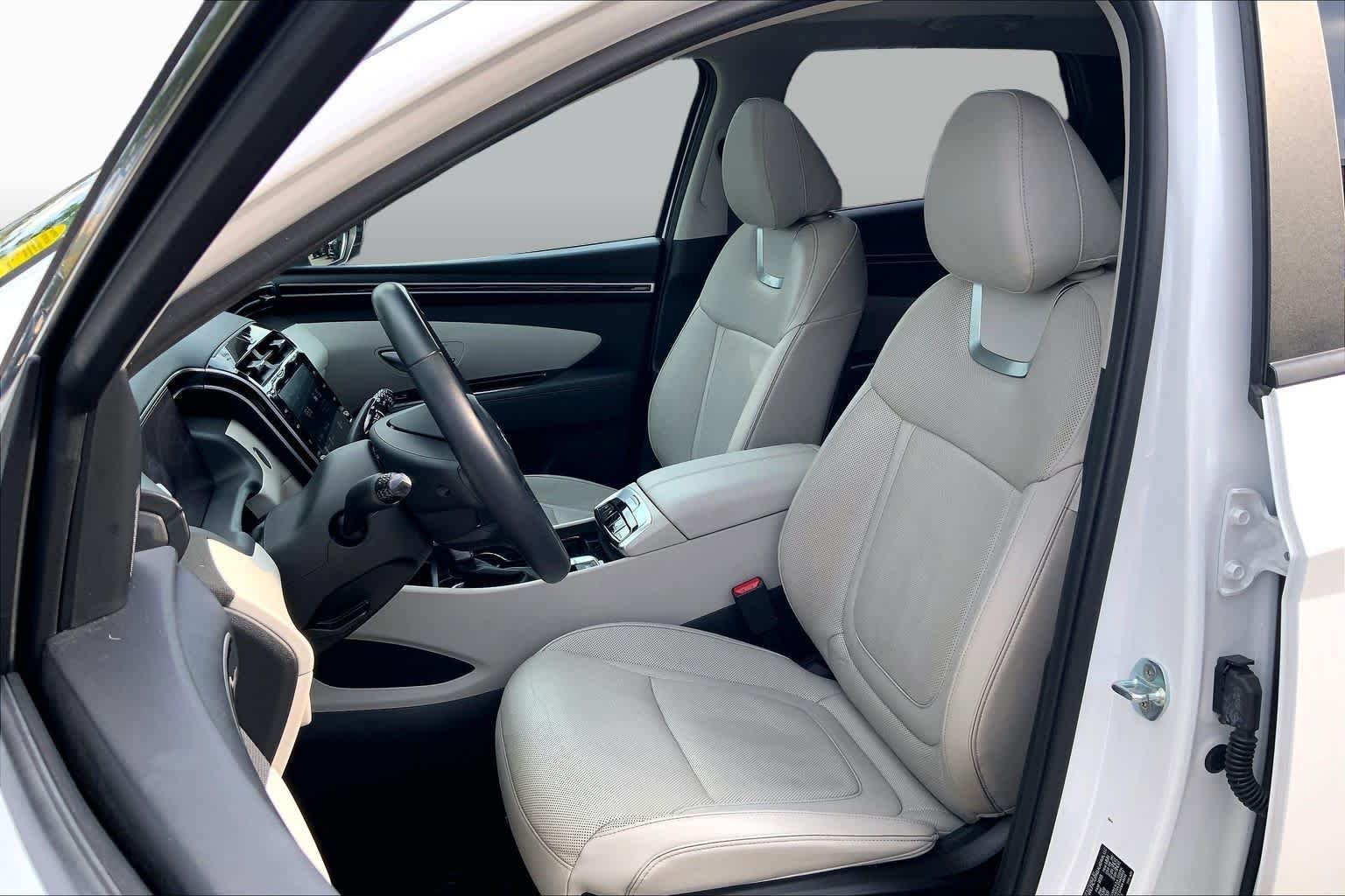 Used 2022 Quartz White Hyundai SEL image 9