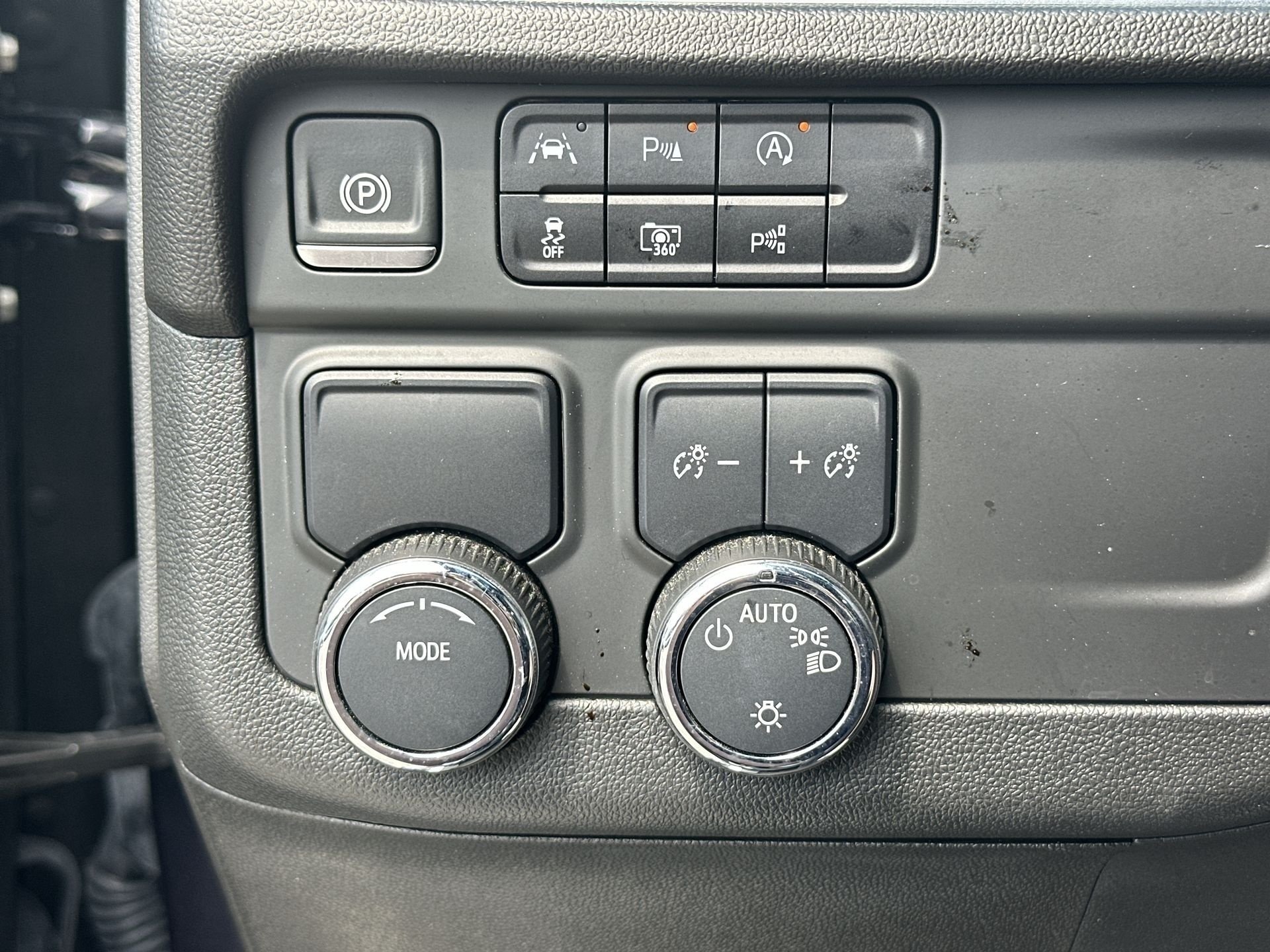 2025 Chevrolet Tahoe LT - Photo 18