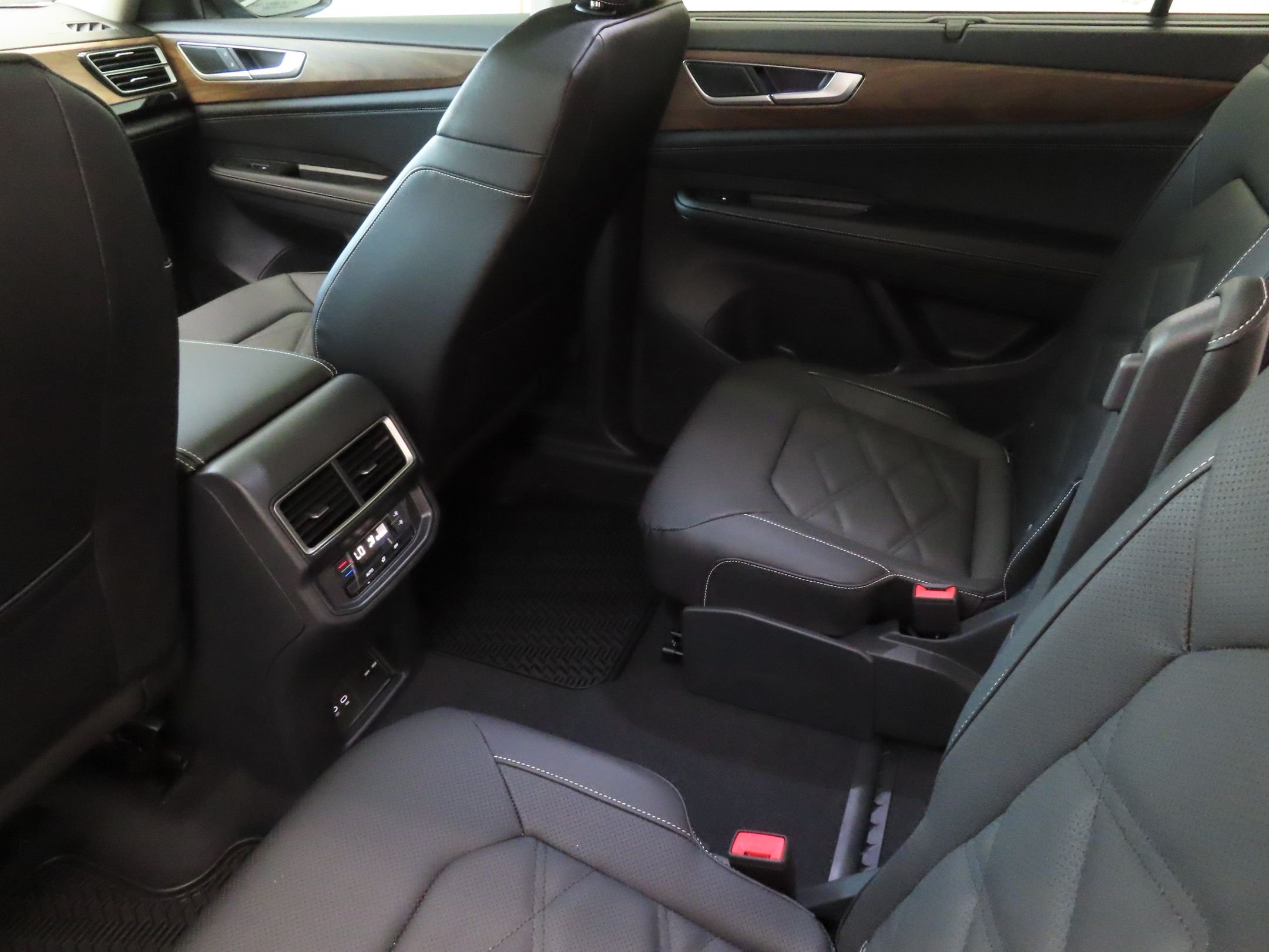 Used 2026 Gray Volkswagen 2.0T SE w/Technology image 22
