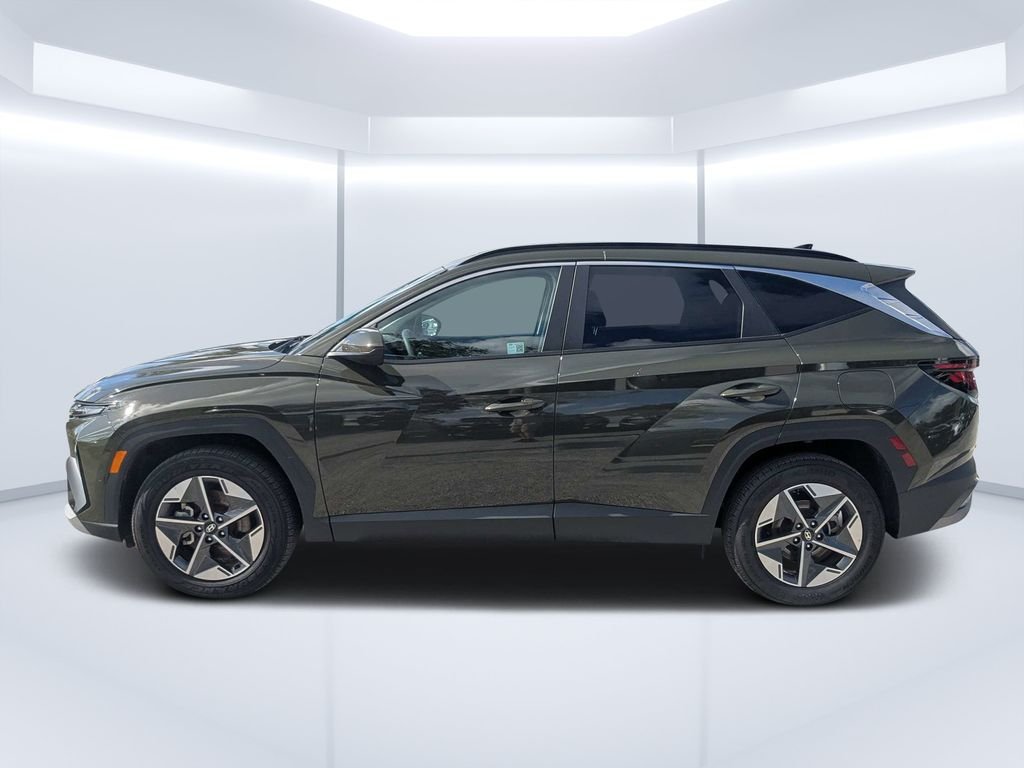 Used 2025 Green Hyundai SEL image 8