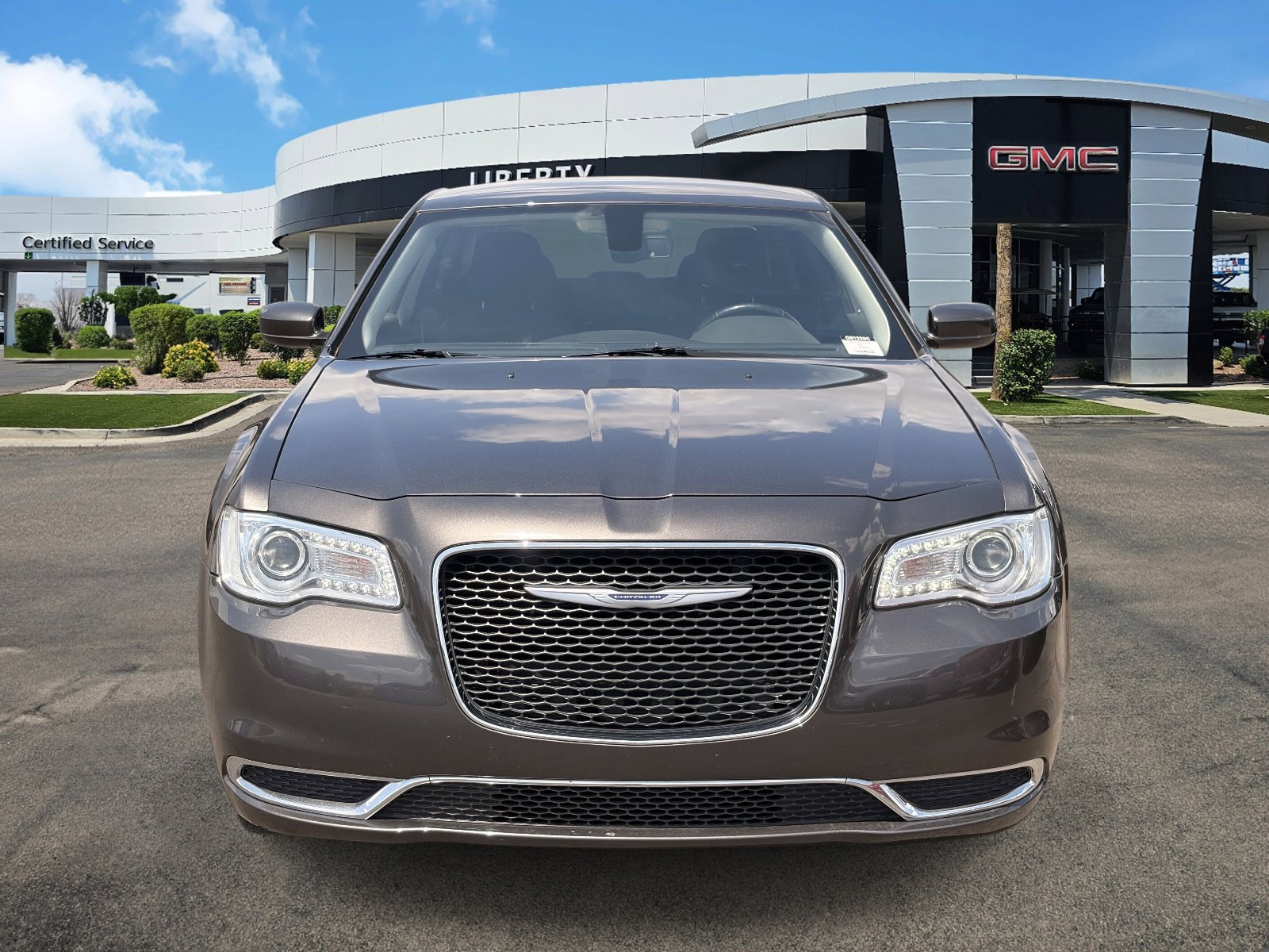 Used 2020 Granite Crystal Metallic Clearcoat Chrysler Touring image 26