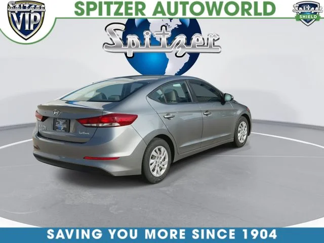 Used 2018 Gray Hyundai SE image 9