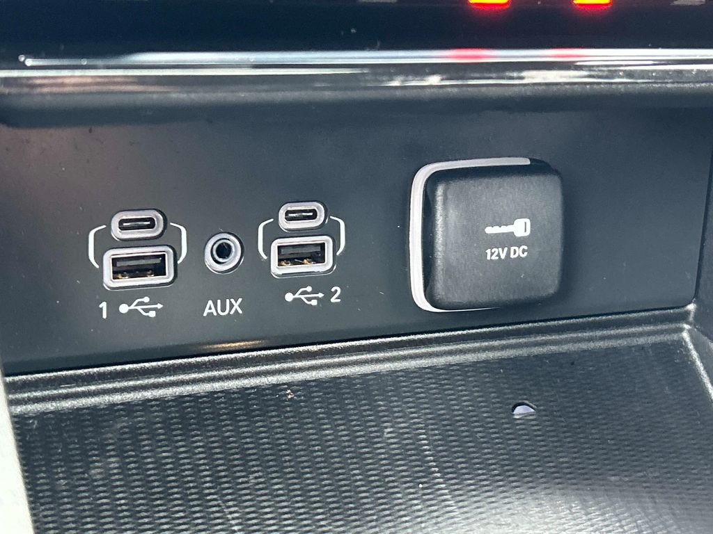 Used 2023 Black Jeep Altitude image 25