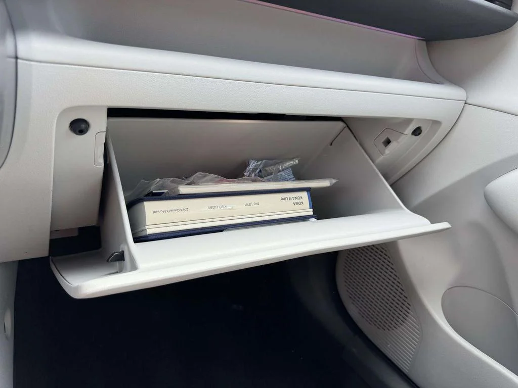 Used 2024 Neoteric Yellow Hyundai Limited image 33