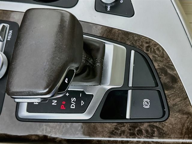 Used 2019  Audi 45 Premium Plus image 17