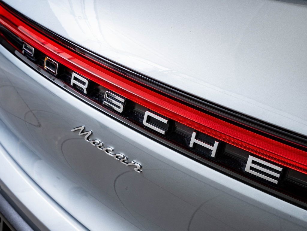 Used 2025 Dolomite Silver Metallic Porsche  image 18