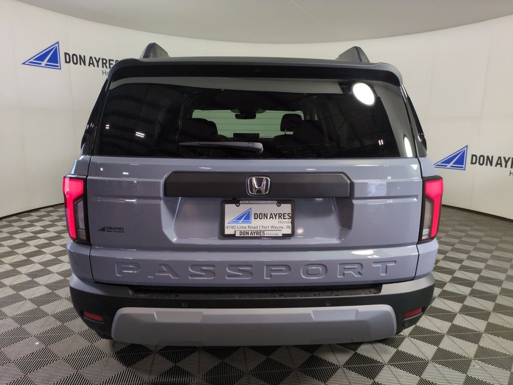 New 2026 Sonic Gray Pearl Honda RTL image 4