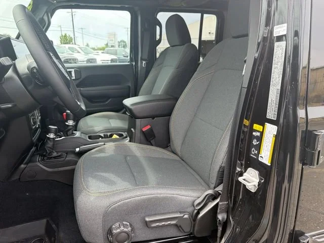 New 2025 Black Clear-Coat Exterior Paint Jeep Sport S image 20