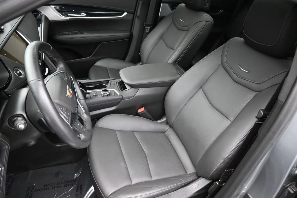 Used 2024 Argent Silver Metallic Cadillac Premium Luxury image 11