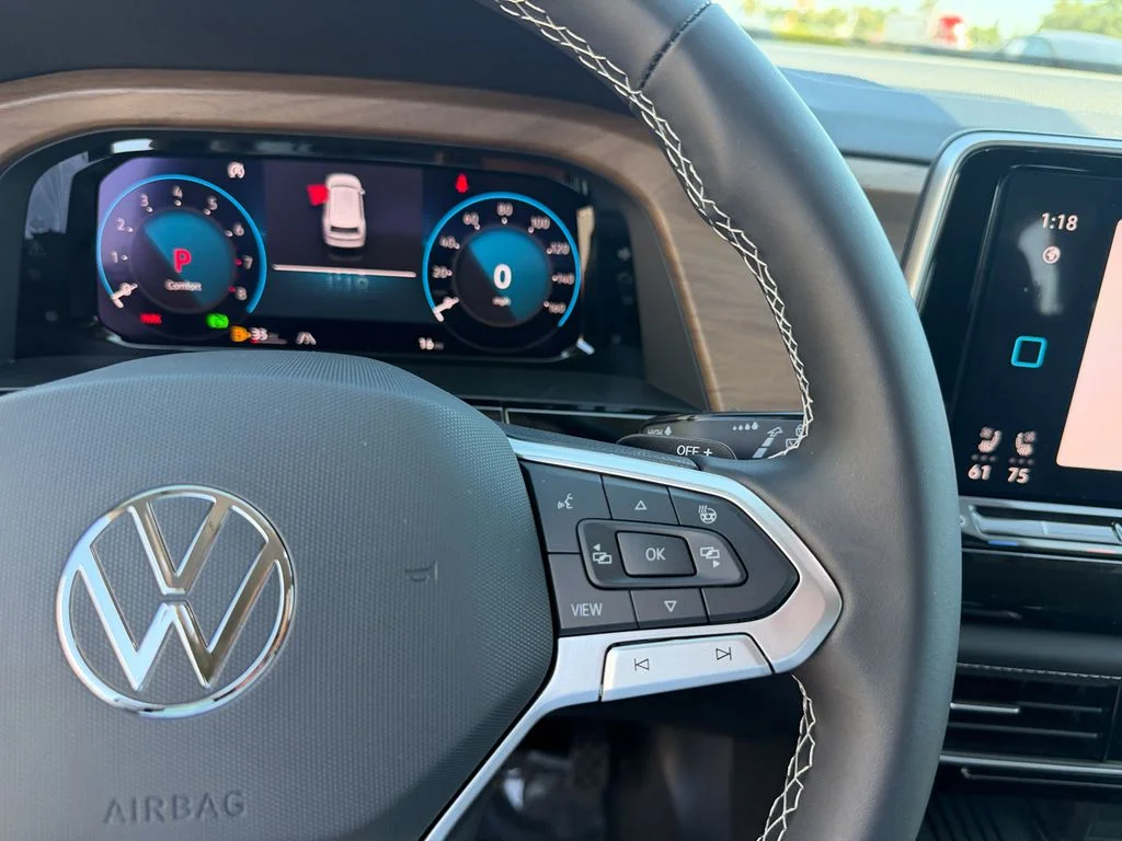 New 2026 Opal White Pearl Volkswagen 2.0T SE w/Technology image 17