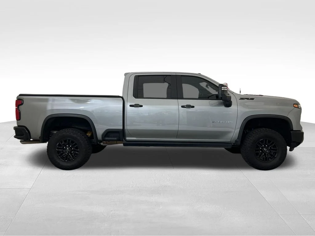 Used 2024 Gray Chevrolet ZR2 image 7