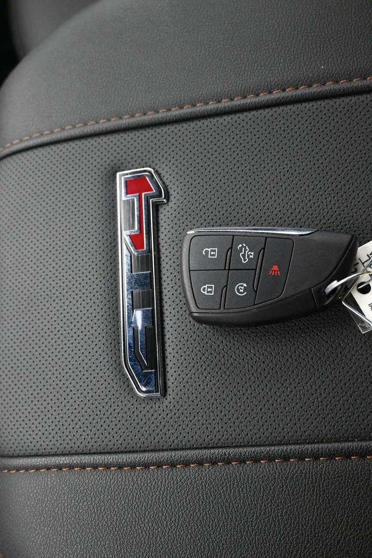 2026 GMC Sierra 2500HD AT4 - Photo 38