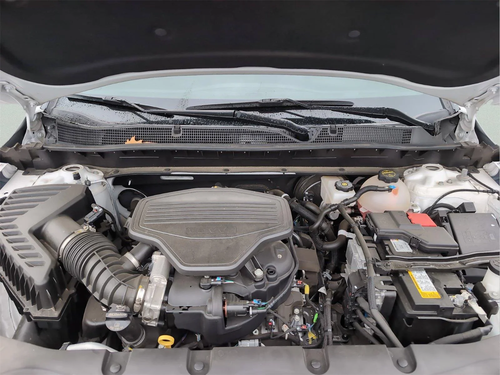 Used 2024 Iridescent Pearl Tricoat Chevrolet Premier image 12
